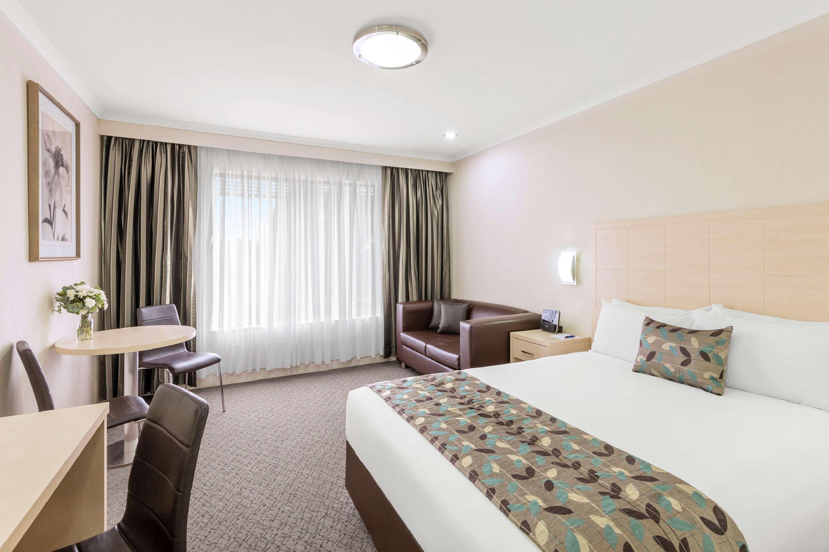 Garden City Hotel, Best Western Signature Collection Canberra Exteriör bild