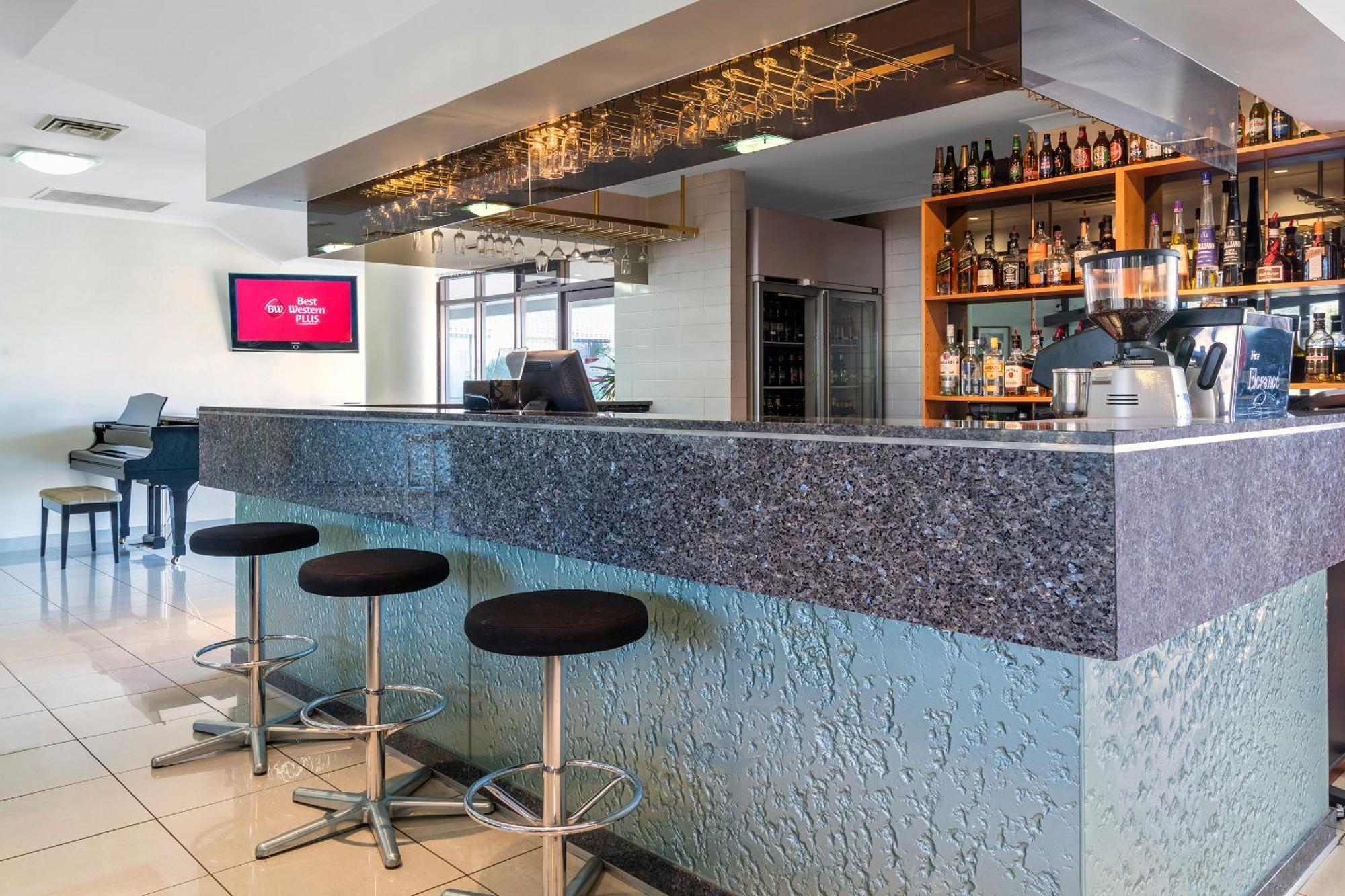 Garden City Hotel, Best Western Signature Collection Canberra Exteriör bild