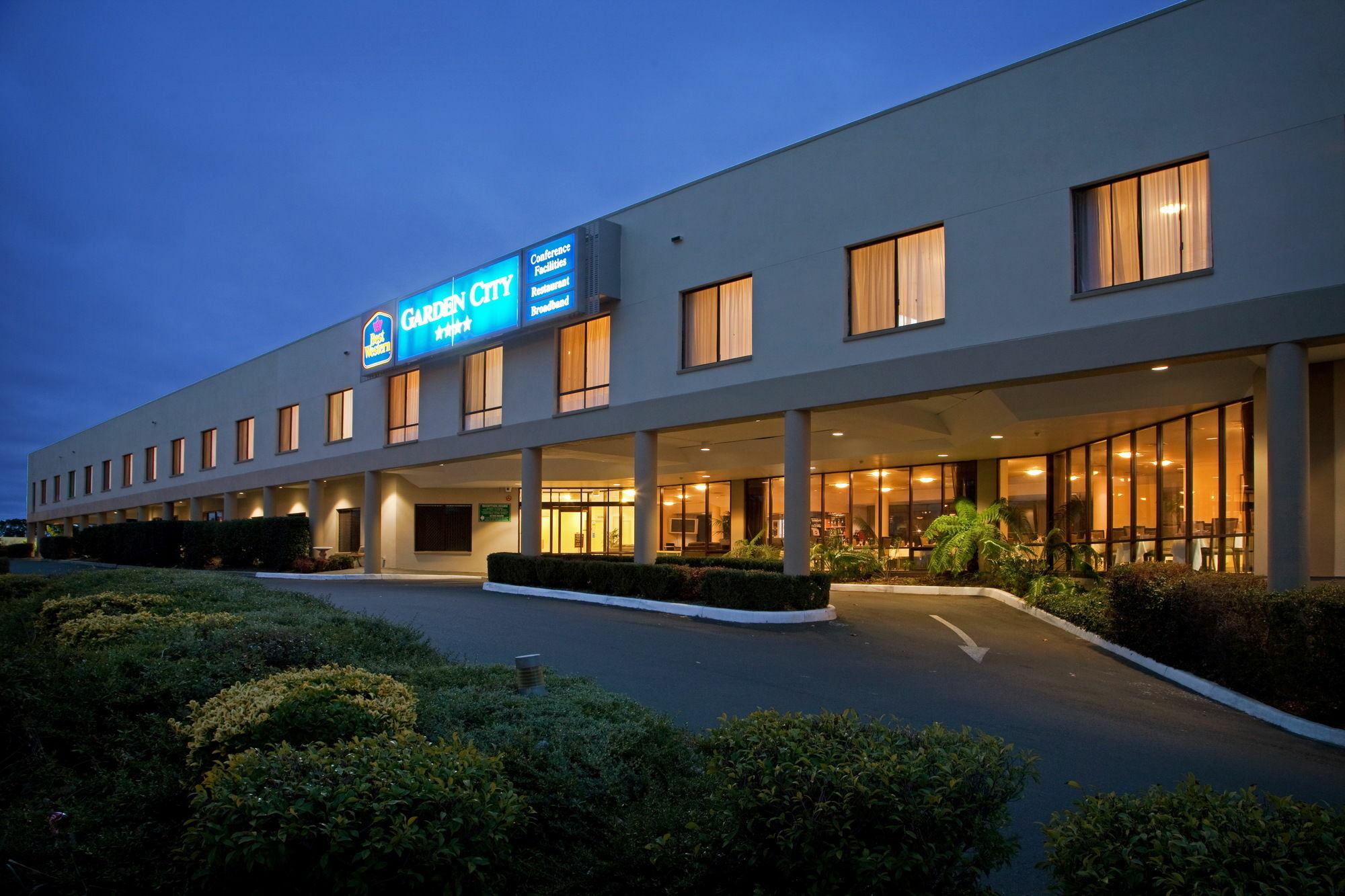 Garden City Hotel, Best Western Signature Collection Canberra Exteriör bild